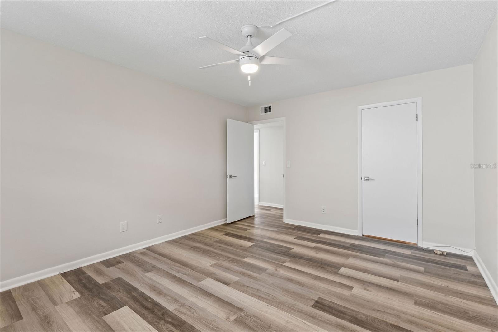 Image 32 of 63 For 625 Halifax Avenue 23