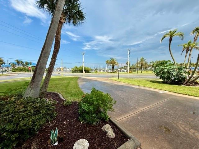 Image 16 of 55 For 404 Beach Street 101