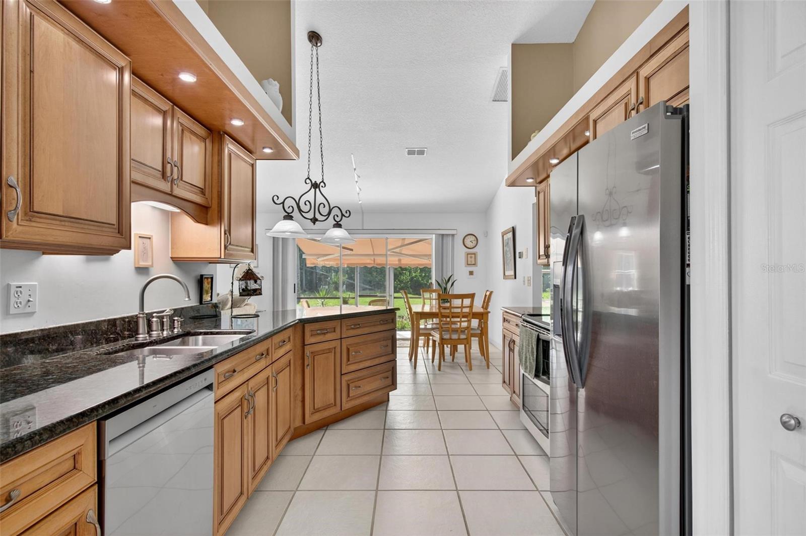 Image 22 of 55 For 412 Palm Drive