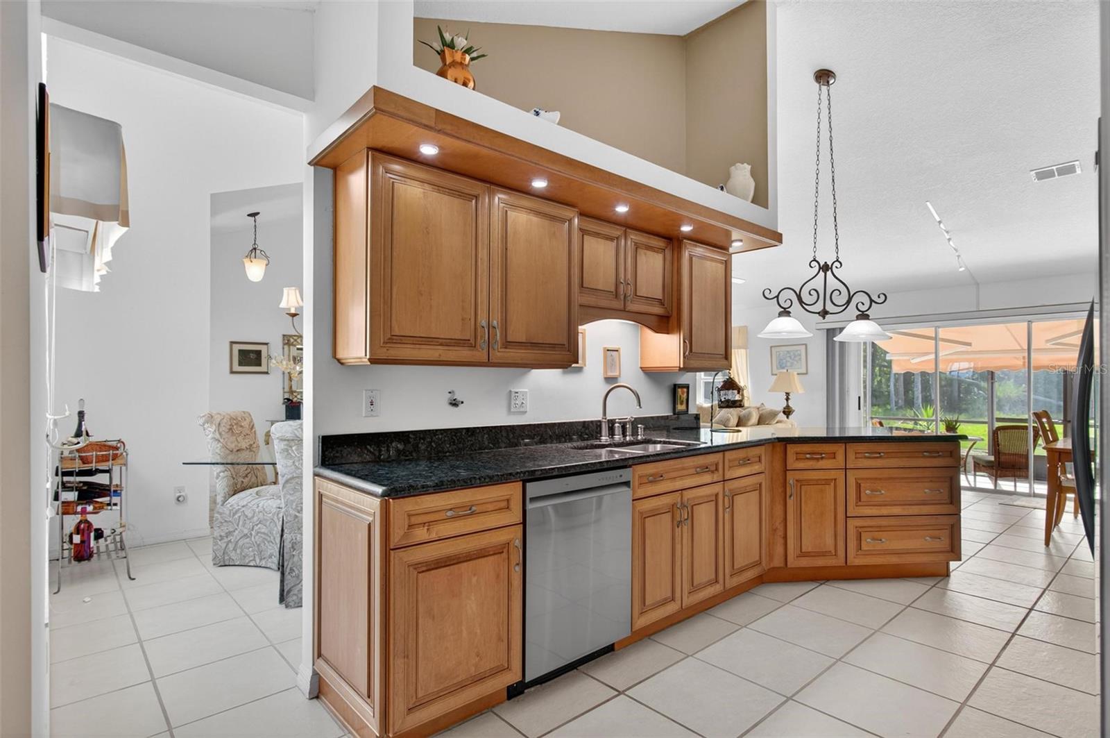 Image 25 of 55 For 412 Palm Drive