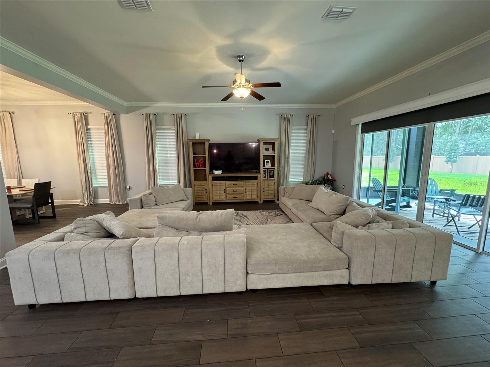 Image 10 of 77 For 216 Shadowwood Drive
