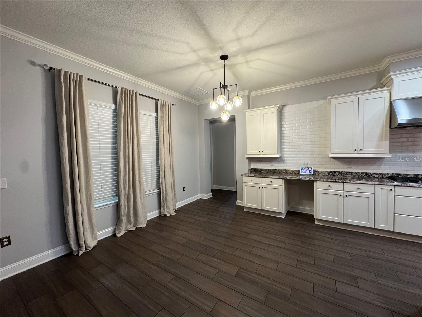 Image 11 of 77 For 216 Shadowwood Drive