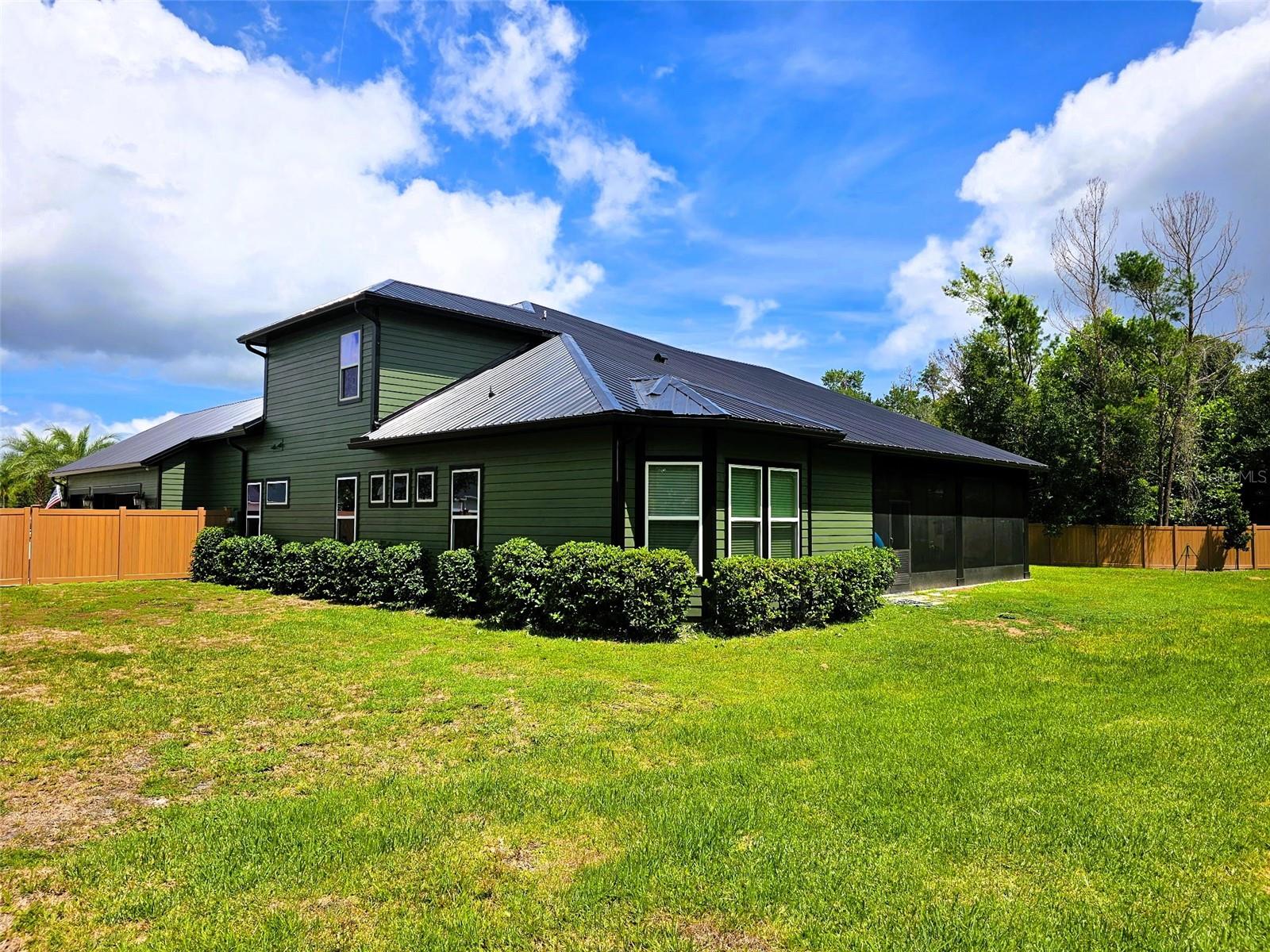 Image 39 of 77 For 216 Shadowwood Drive
