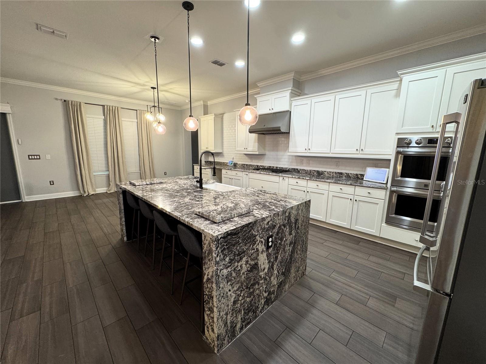 Image 4 of 77 For 216 Shadowwood Drive