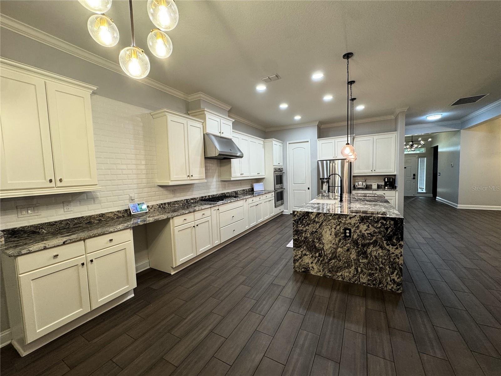 Image 6 of 77 For 216 Shadowwood Drive