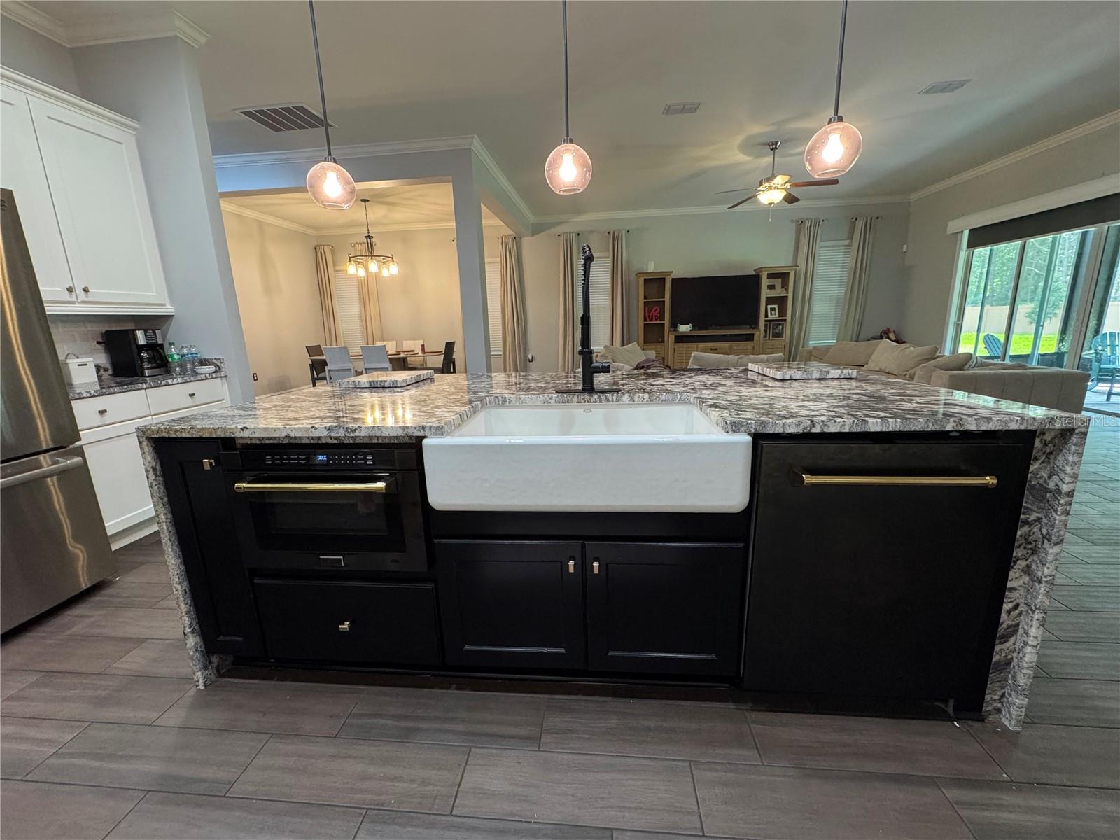 Image 7 of 77 For 216 Shadowwood Drive