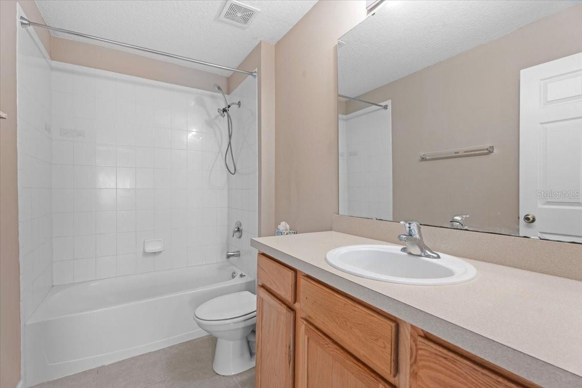 Image 16 of 48 For 575 Oakleaf Plantation Parkway 901