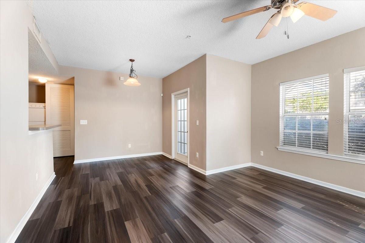 Image 8 of 48 For 575 Oakleaf Plantation Parkway 901