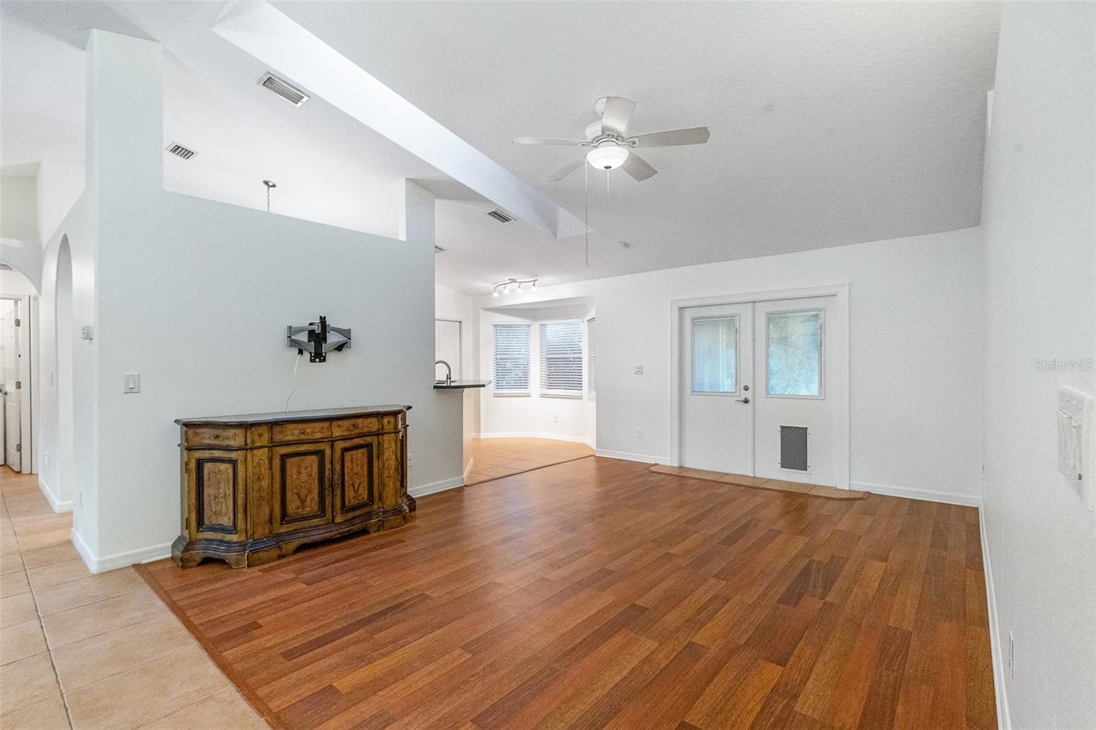 Image 16 of 45 For 928 George Hecker Drive
