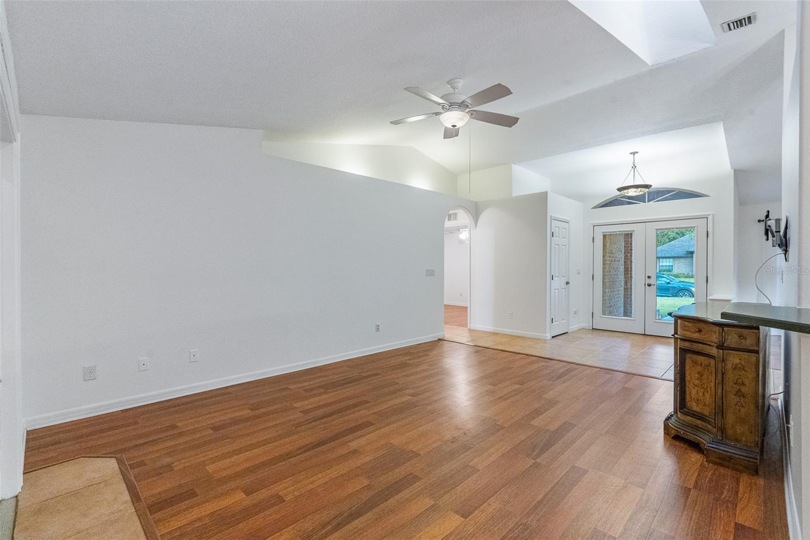 Image 17 of 45 For 928 George Hecker Drive