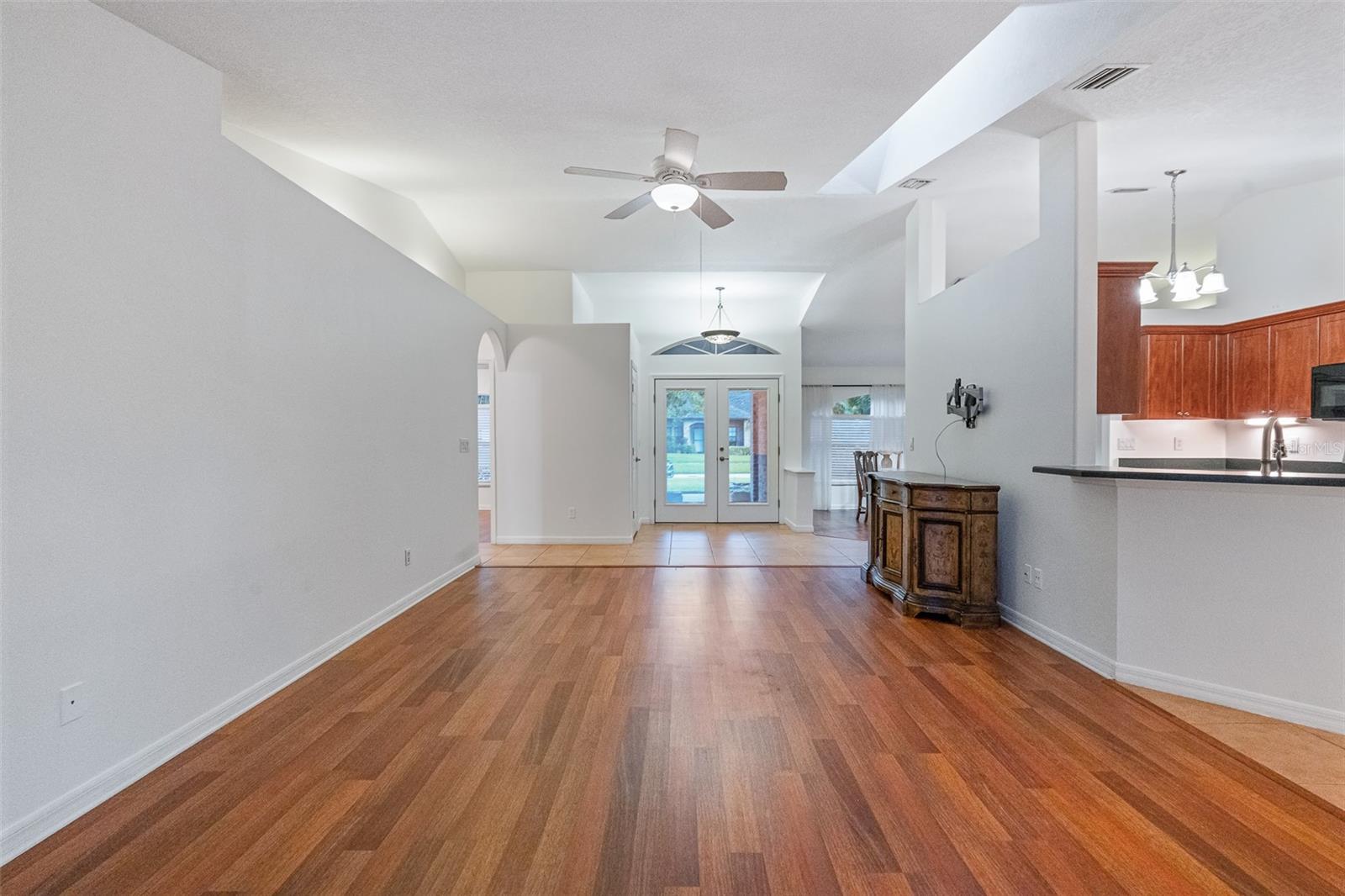 Image 18 of 45 For 928 George Hecker Drive