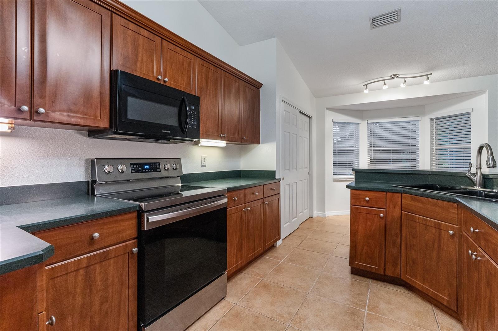 Image 22 of 45 For 928 George Hecker Drive