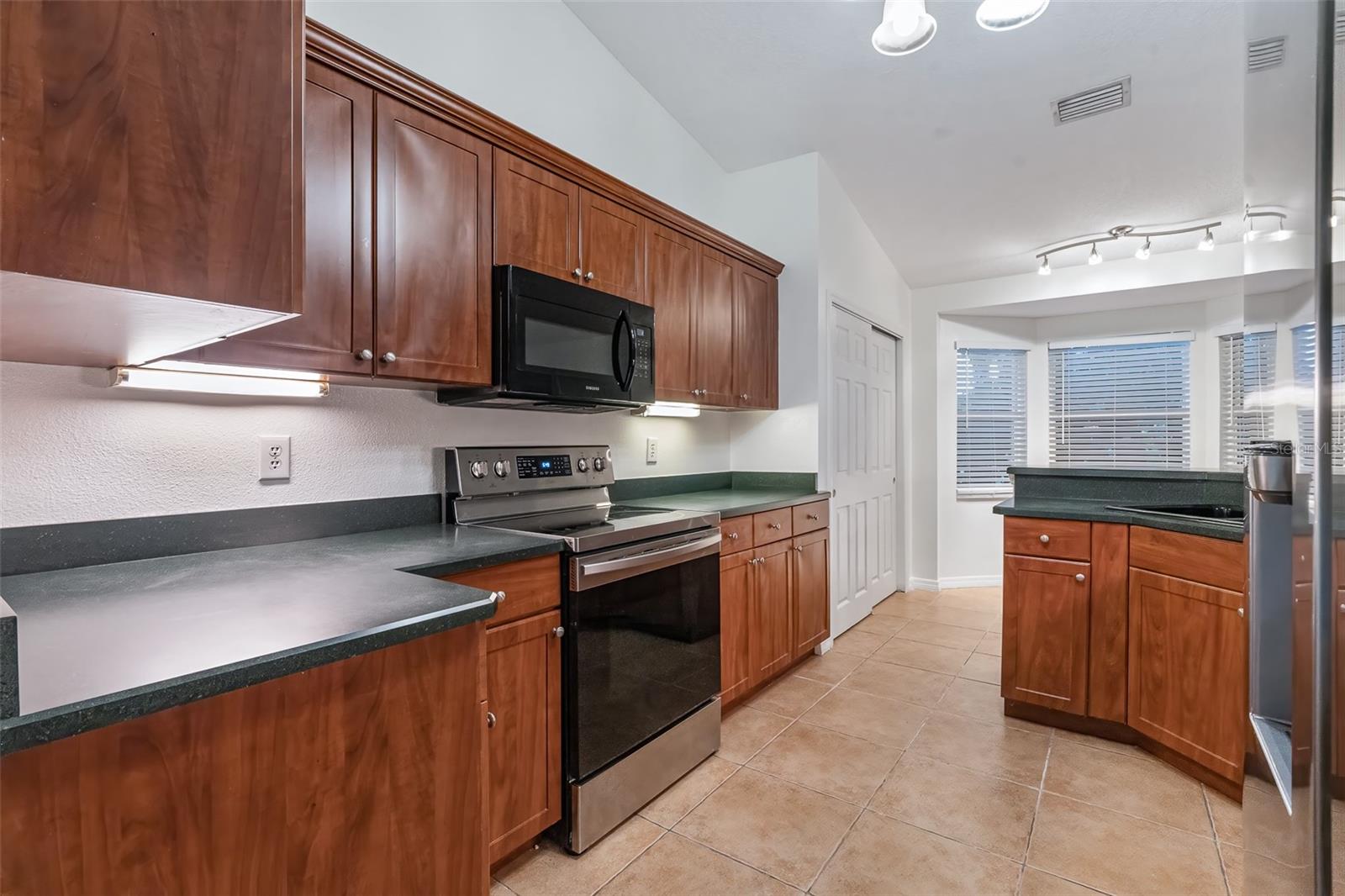 Image 23 of 45 For 928 George Hecker Drive