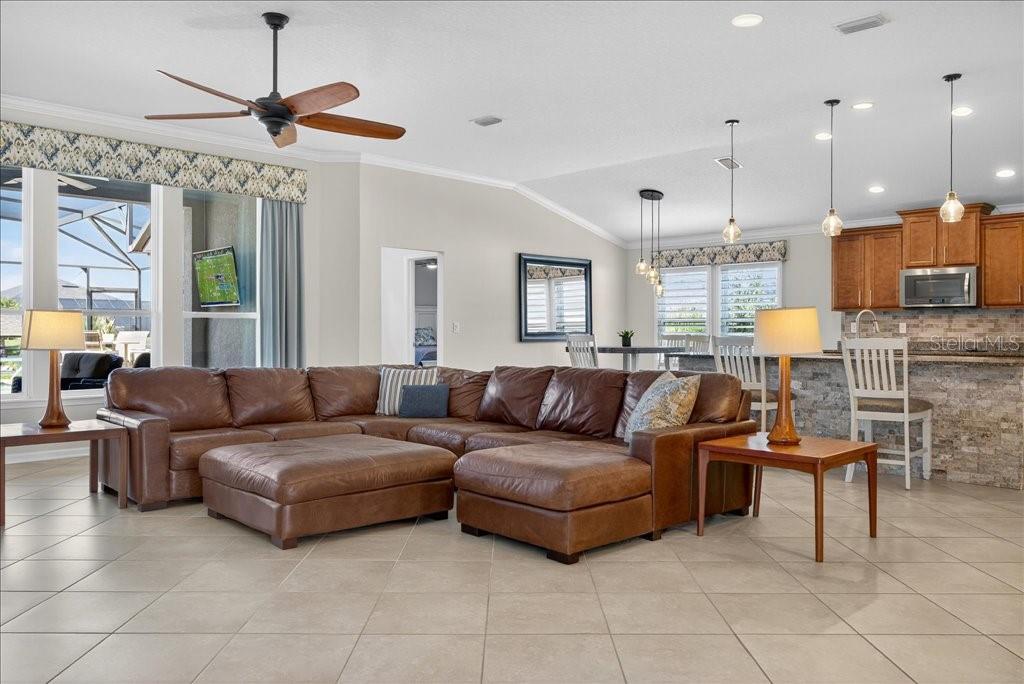 Image 10 of 56 For 50 Country Club Harbor Circle