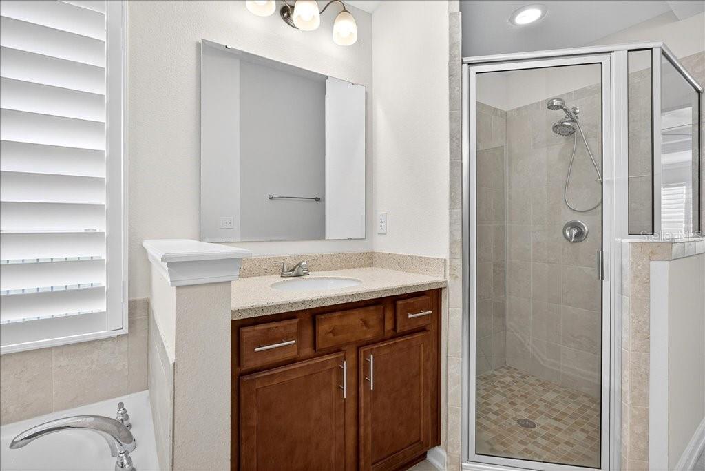 Image 36 of 56 For 50 Country Club Harbor Circle