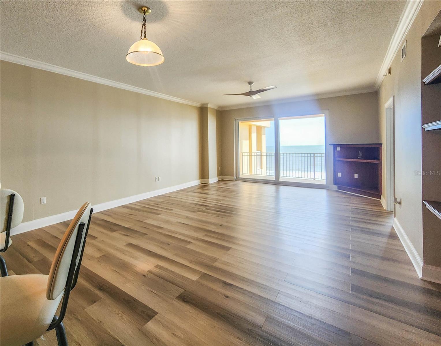 Image 15 of 32 For 60 Surfview Drive 814