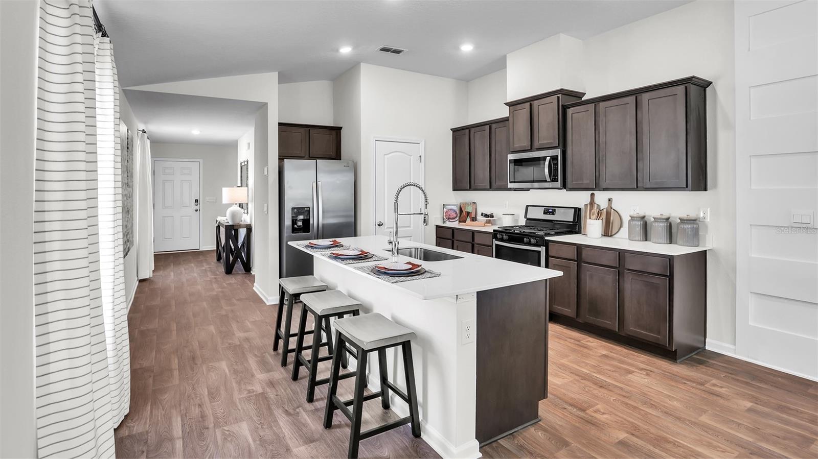 Image 5 of 58 For 62 Nervion Way