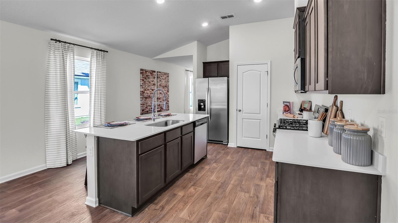 Image 6 of 58 For 62 Nervion Way