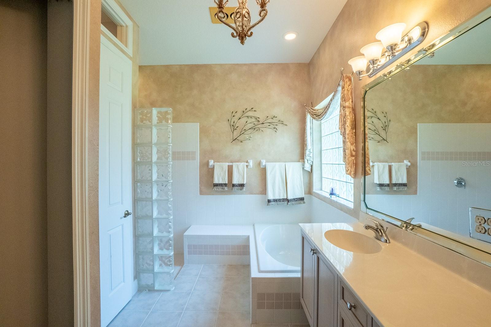 Image 31 of 62 For 35 Southlake Drive