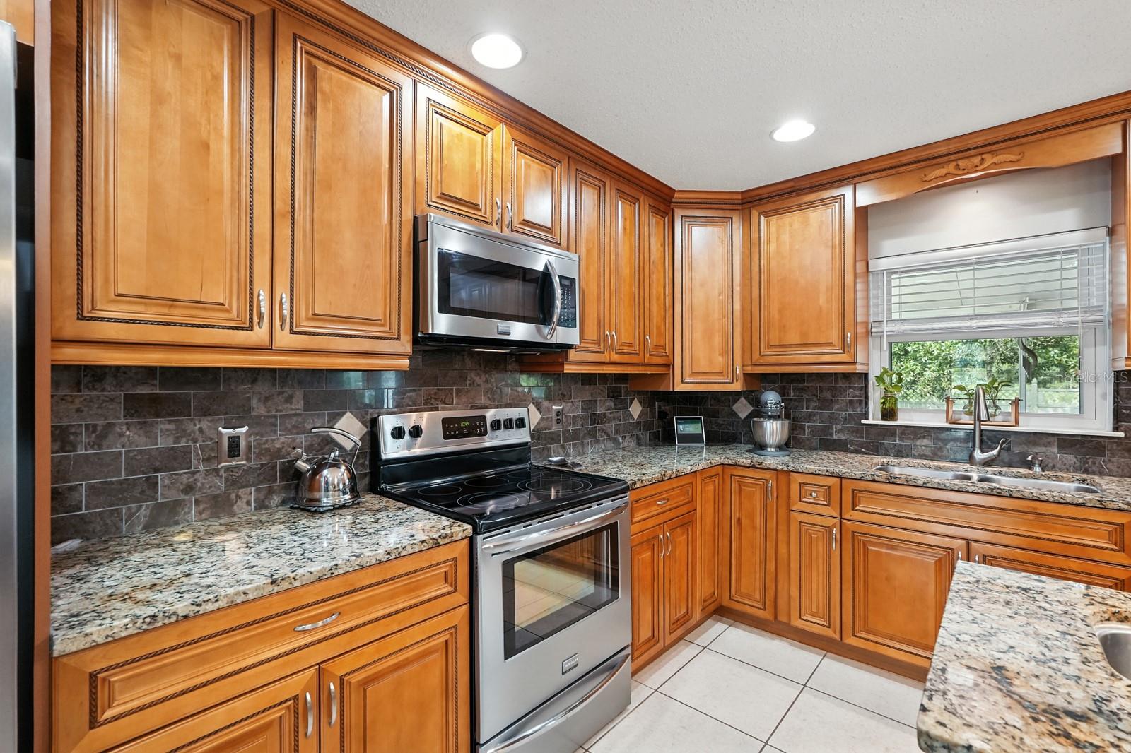 Image 12 of 55 For 33 Buffalo Grove Drive