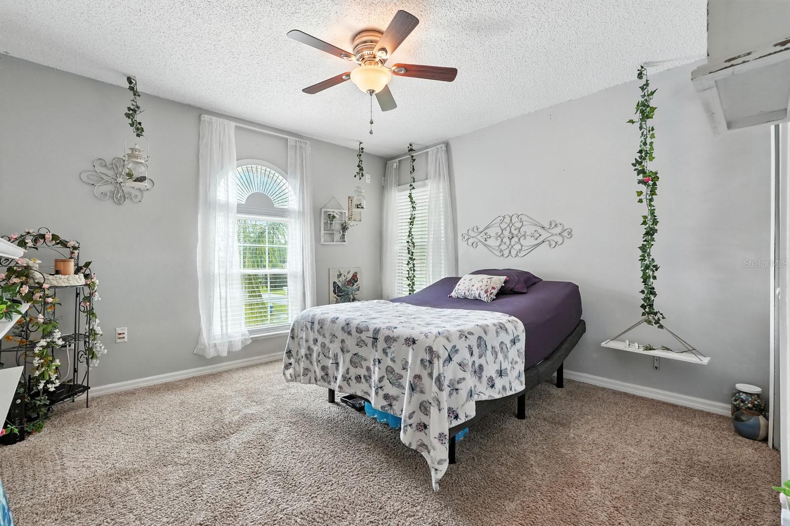 Image 36 of 55 For 33 Buffalo Grove Drive