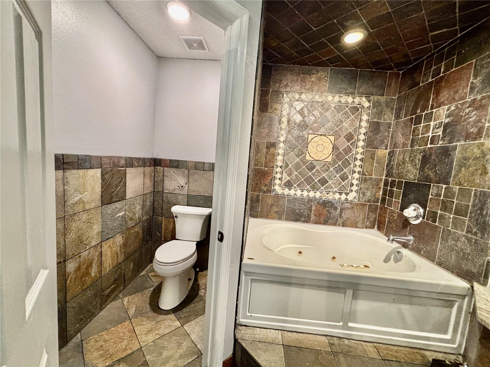 Image 16 of 40 For 12 Regency Drive