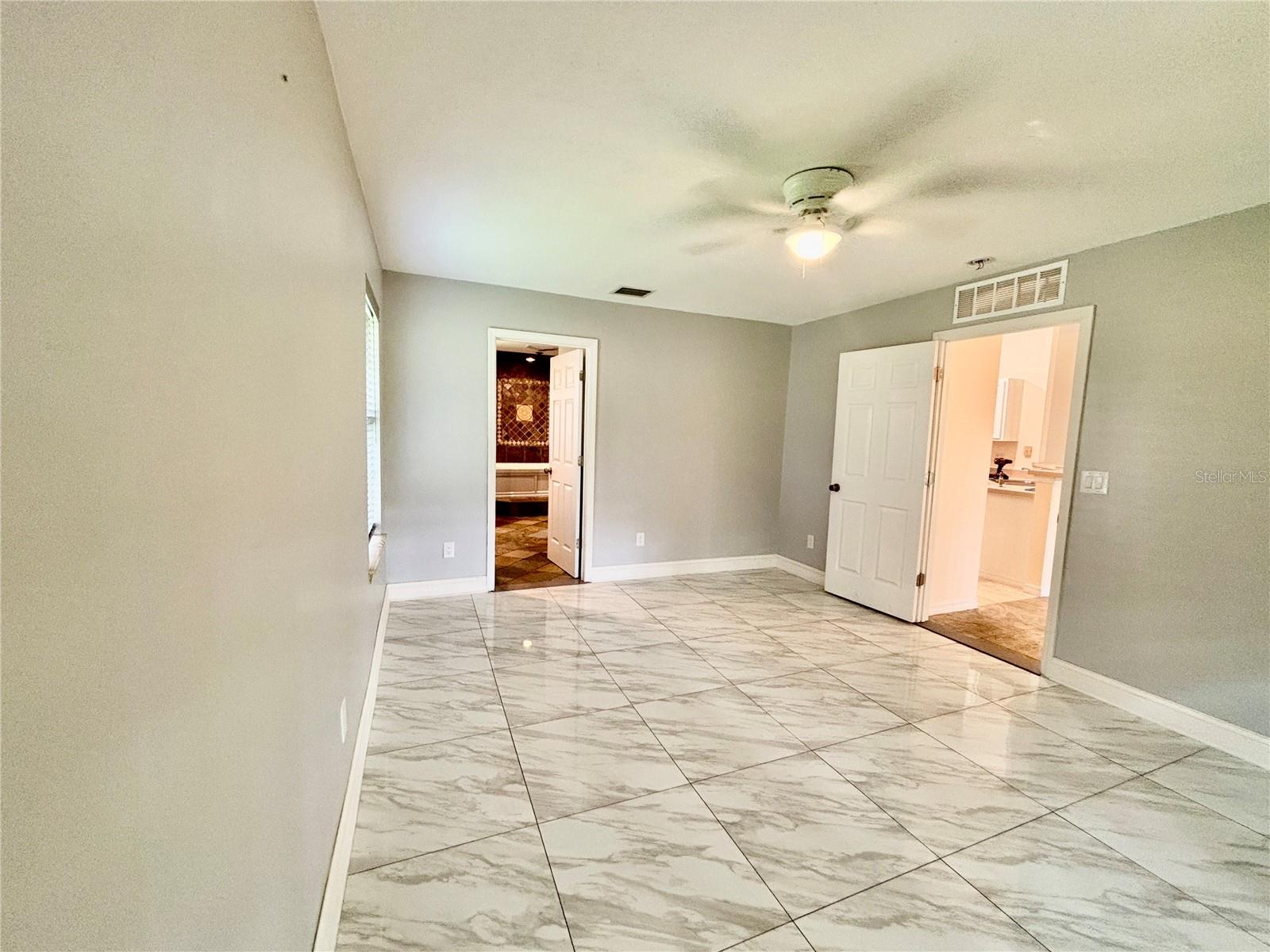 Image 22 of 40 For 12 Regency Drive