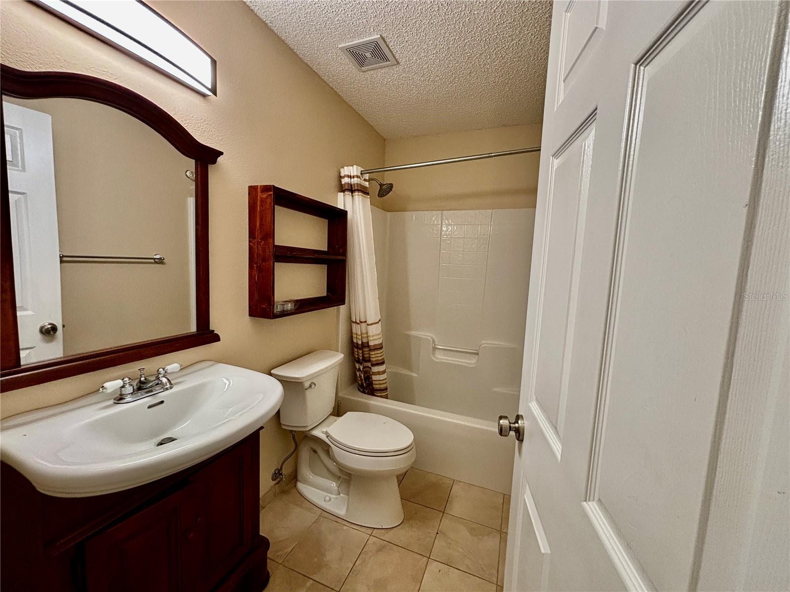 Image 26 of 40 For 12 Regency Drive