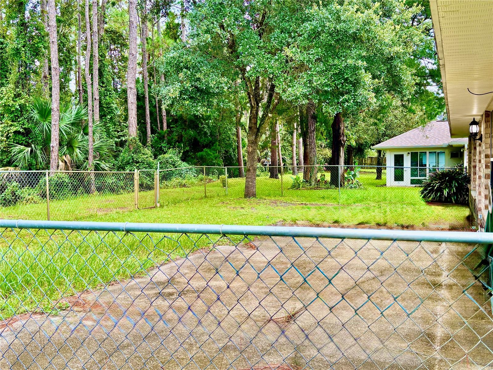 Image 31 of 40 For 12 Regency Drive
