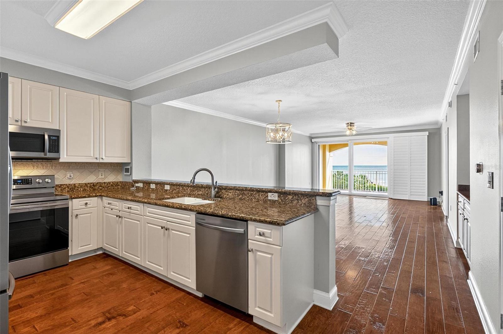 Image 13 of 88 For 60 Surfview Drive 319