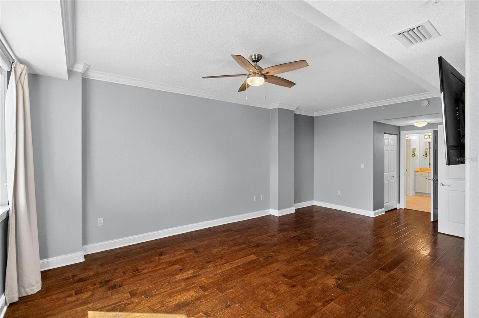 Image 33 of 88 For 60 Surfview Drive 319