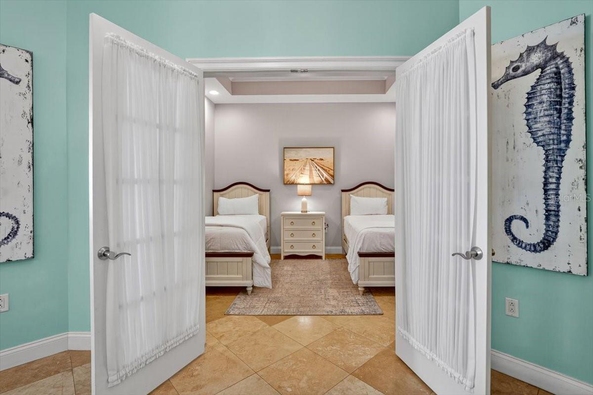 Image 12 of 65 For 200 Ocean Crest Drive 646