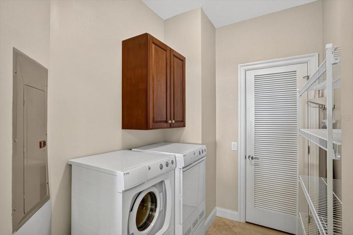 Image 25 of 65 For 200 Ocean Crest Drive 646