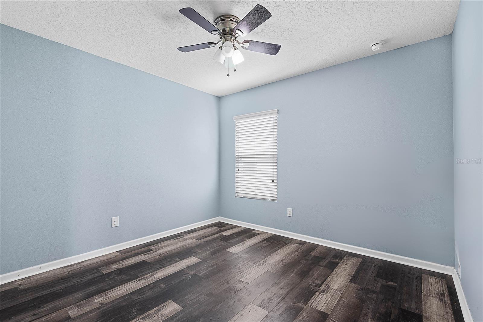 Image 23 of 37 For 132 Fairway Court