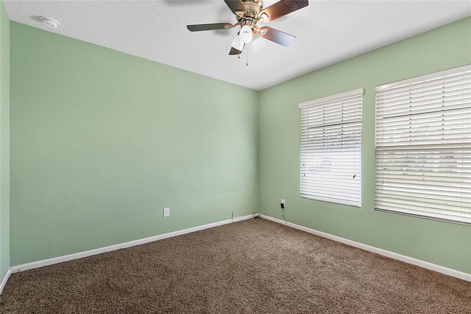 Image 27 of 37 For 132 Fairway Court