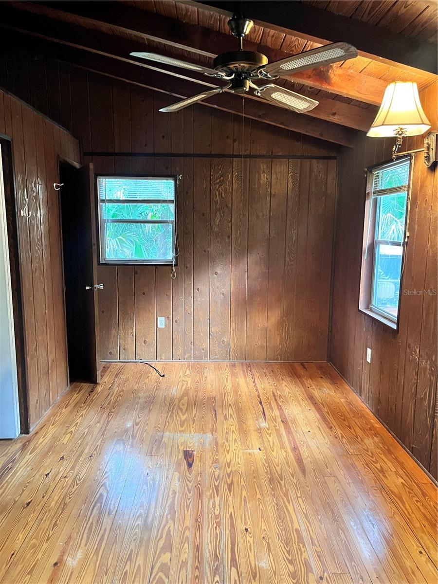 Image 2 of 6 For 2027 Daytona Avenue
