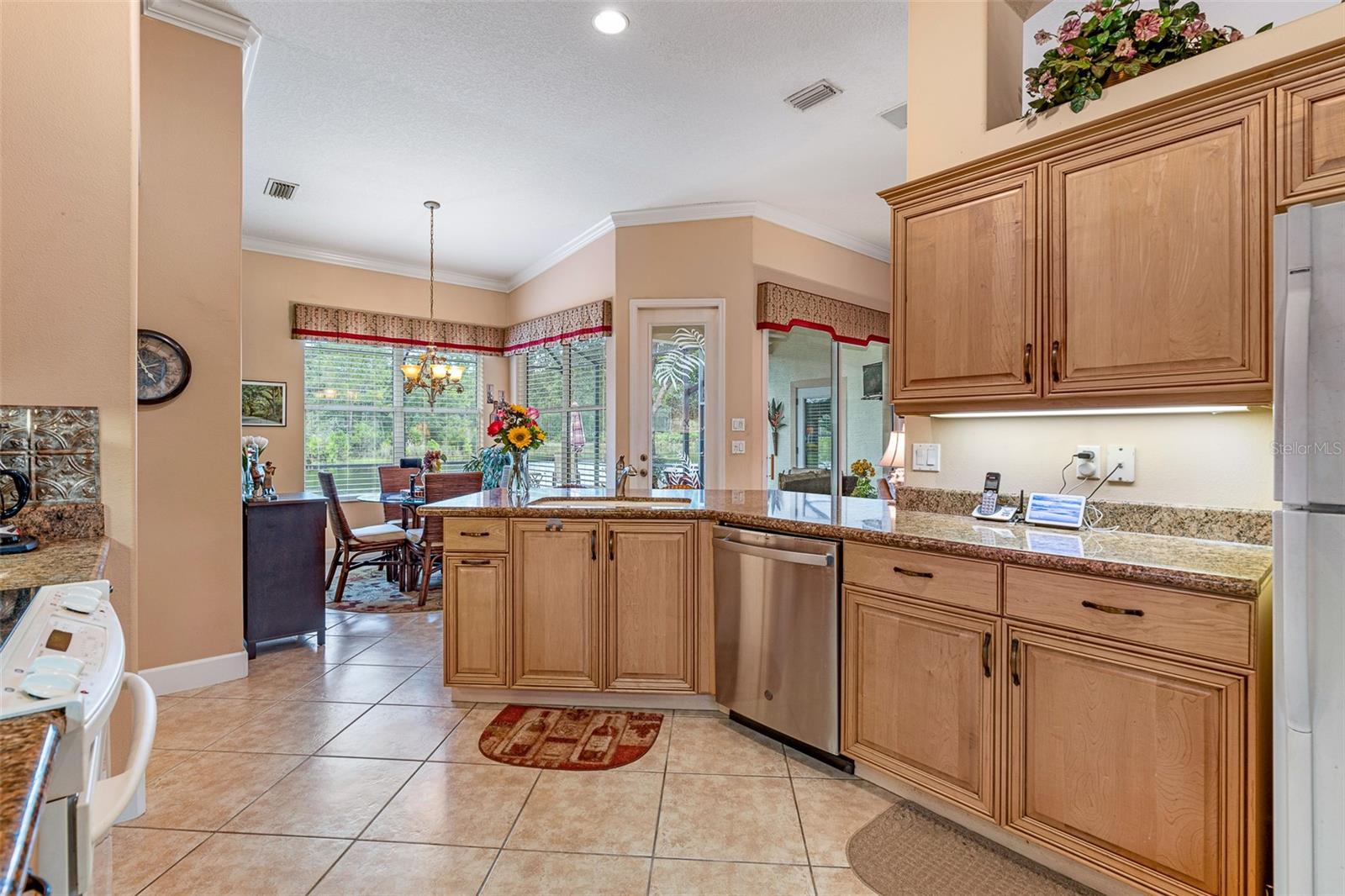 Image 19 of 62 For 1283 Royal Pointe Lane
