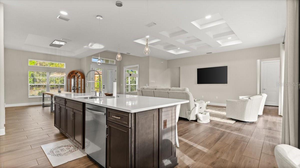 Image 16 of 42 For 29 Old Oak Drive S