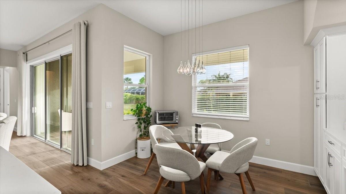 Image 18 of 42 For 29 Old Oak Drive S