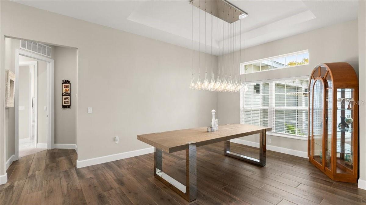 Image 19 of 42 For 29 Old Oak Drive S