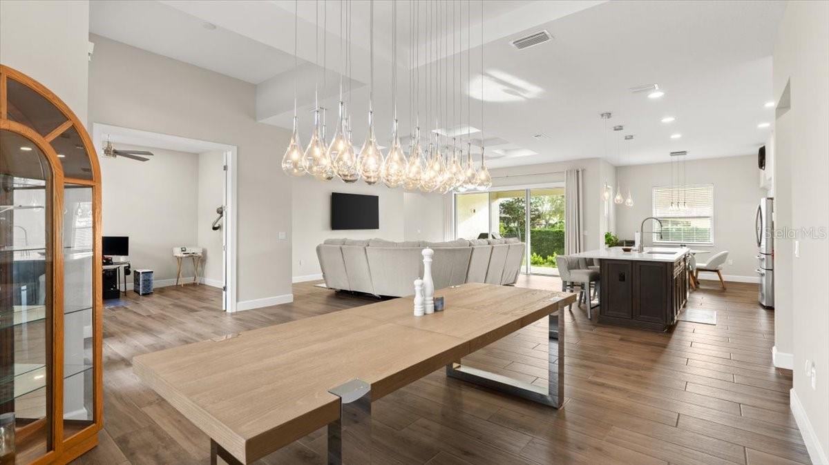 Image 21 of 42 For 29 Old Oak Drive S