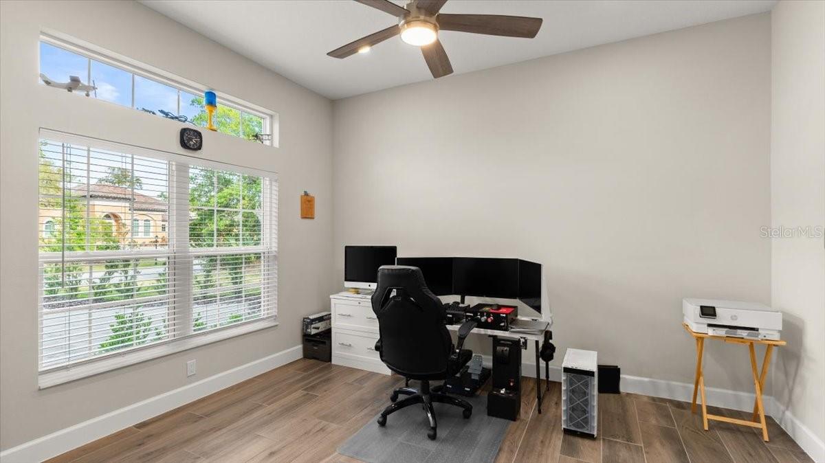 Image 22 of 42 For 29 Old Oak Drive S