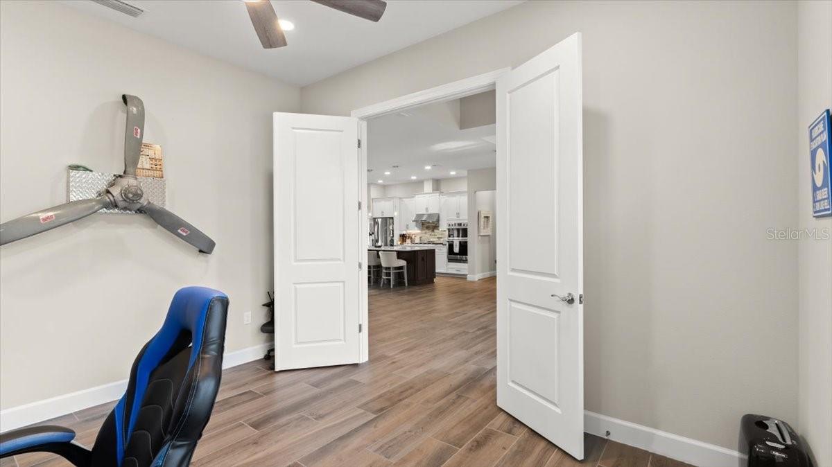 Image 23 of 42 For 29 Old Oak Drive S