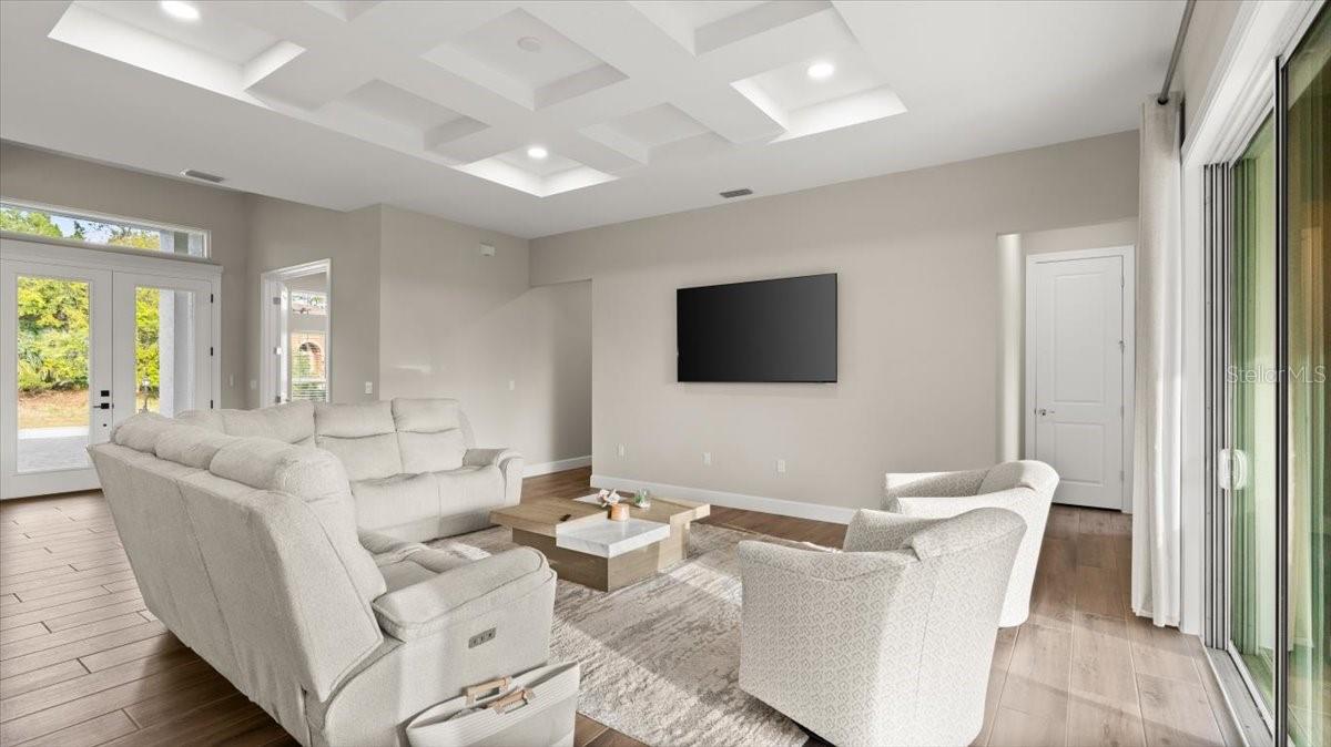 Image 24 of 42 For 29 Old Oak Drive S