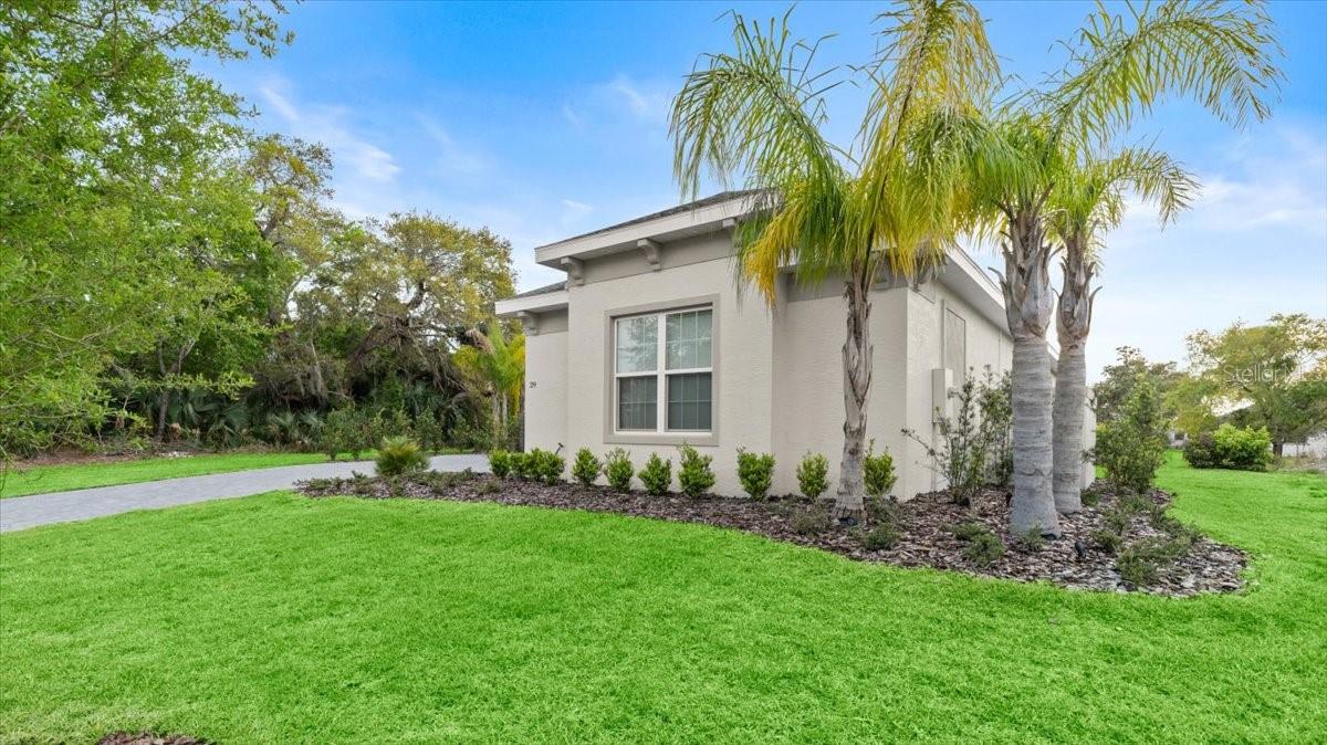 Image 3 of 42 For 29 Old Oak Drive S