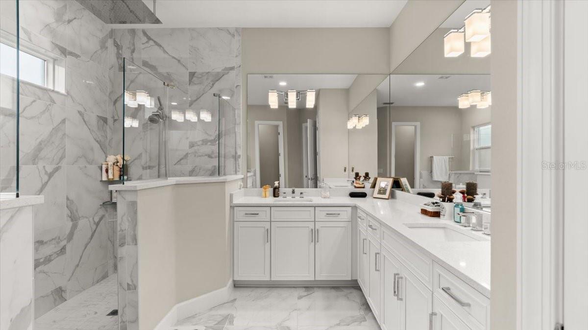 Image 37 of 42 For 29 Old Oak Drive S