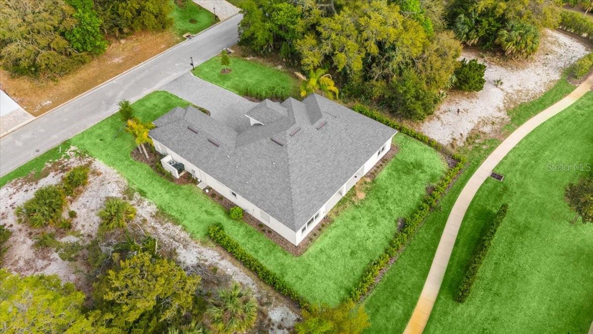 Image 8 of 42 For 29 Old Oak Drive S