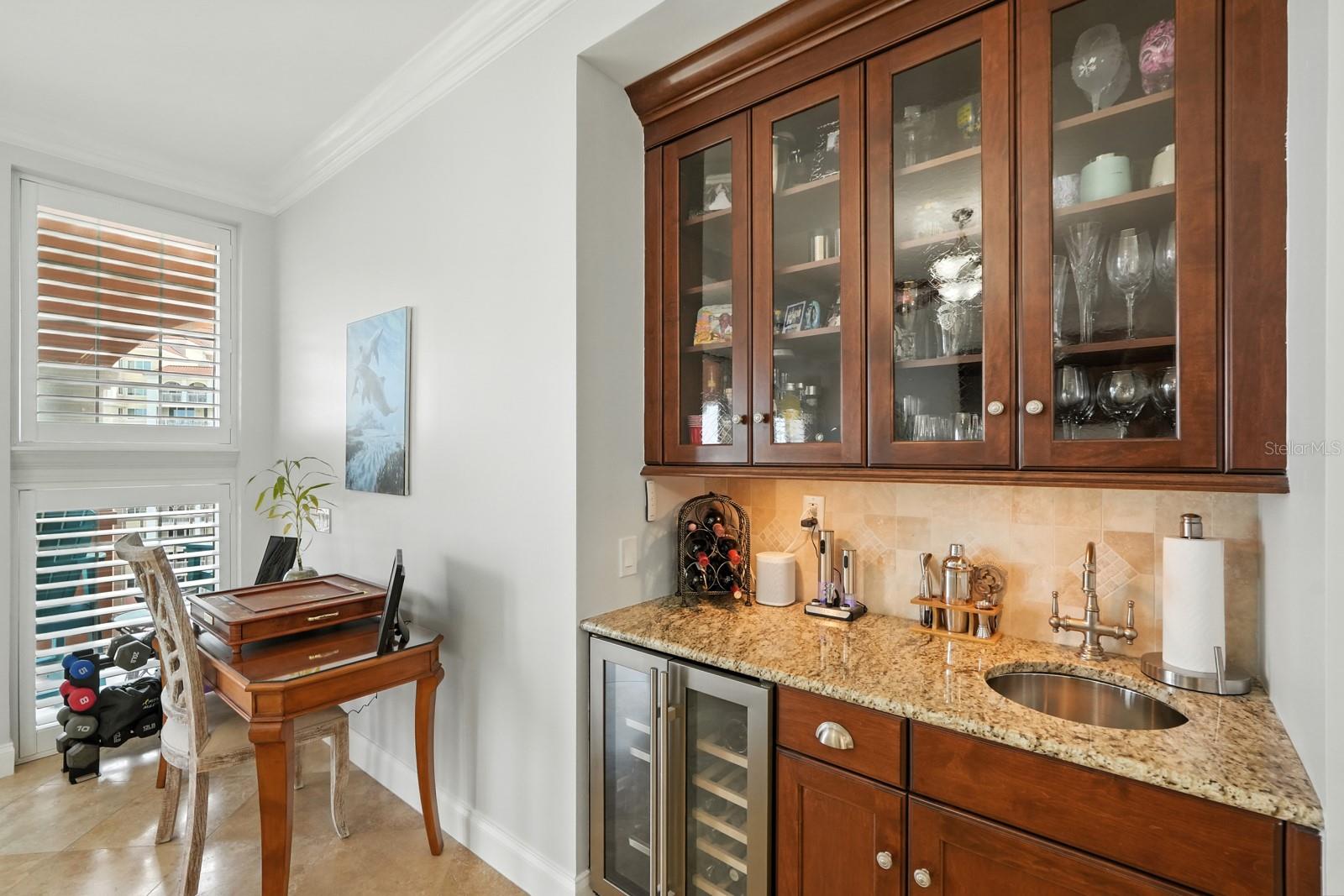 Image 18 of 74 For 200 Ocean Crest Drive Unit 655