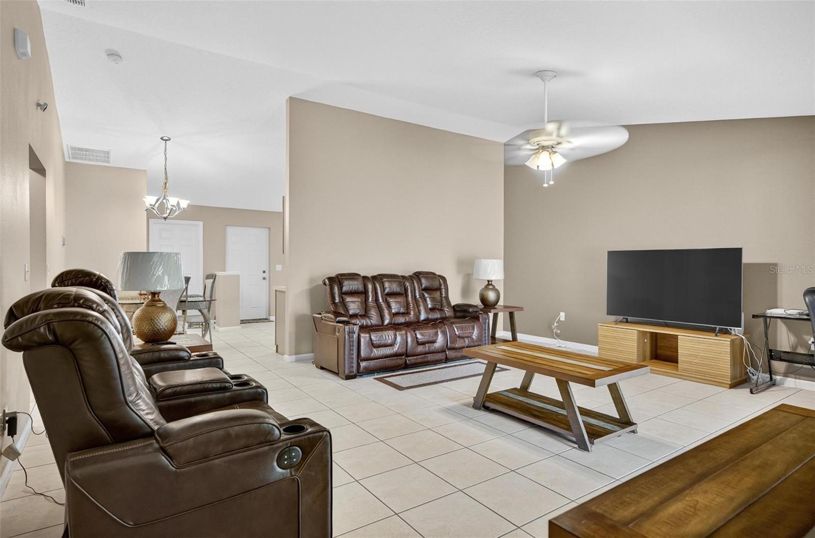Image 21 of 65 For 8 Fawn Lane A