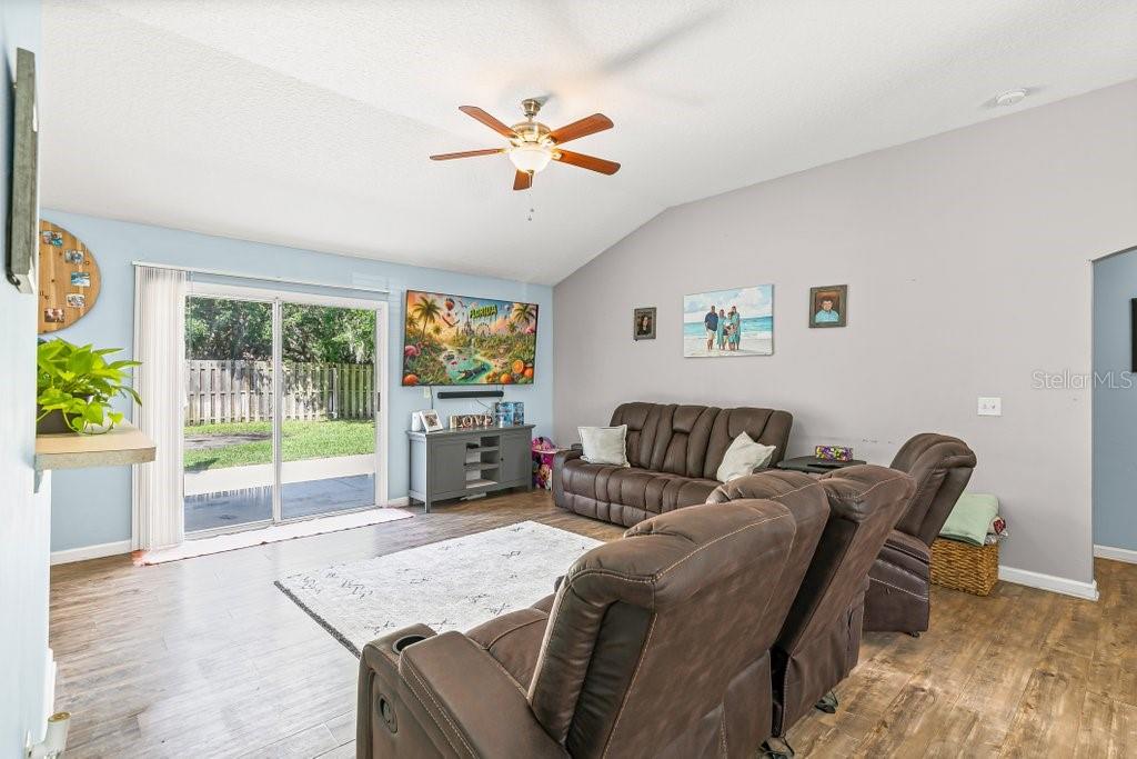 Image 20 of 50 For 1725 Summer Ridge Court
